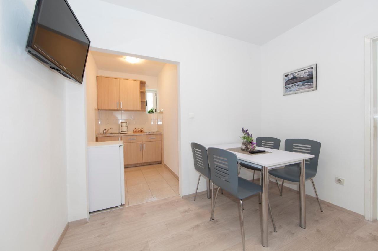 Apartmani Iva Тучепи Экстерьер фото