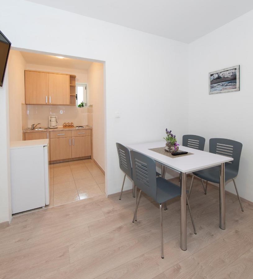 Apartmani Iva Тучепи Экстерьер фото